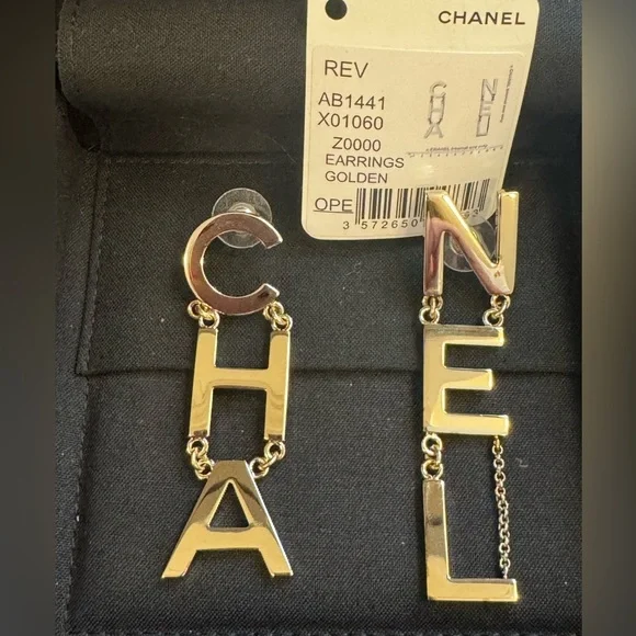 20B CHANEL CHA NEL Gold Dangle Letter Earrings, RUNWAY - Picture 7 of 7